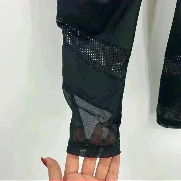 Zella Black Crop Legging W/Leg Mesh Design Size Small - Picture 6 of 9